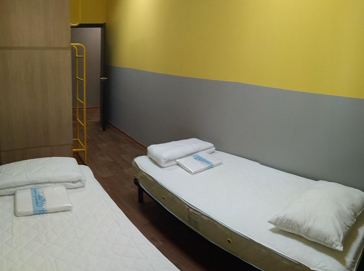 Hello Yellow Hostel Dnipro Ngoại thất bức ảnh